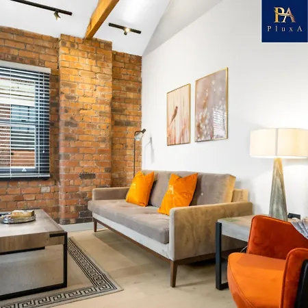 Pluxa Terracotta 2 Bedroom With Car Park Birmingham