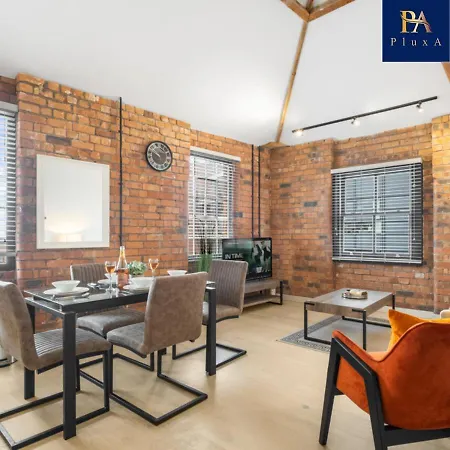 Pluxa Terracotta 2 Bedroom With Car Park Birmingham