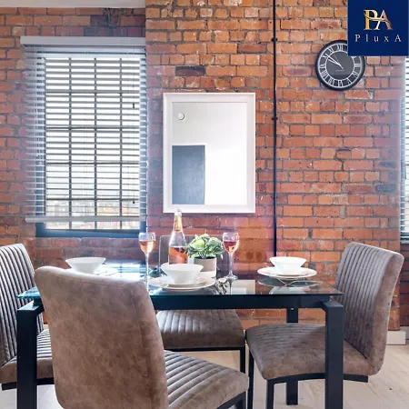Pluxa Terracotta 2 Bedroom With Car Park * Birmingham